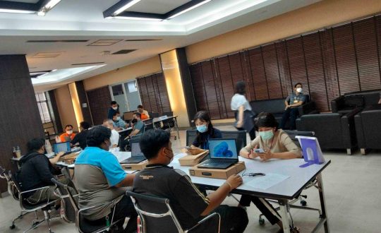 LINE_ALBUM_ส่งมอบ-MEA-Notebook-Asus-800-เครื่อง_231010_7