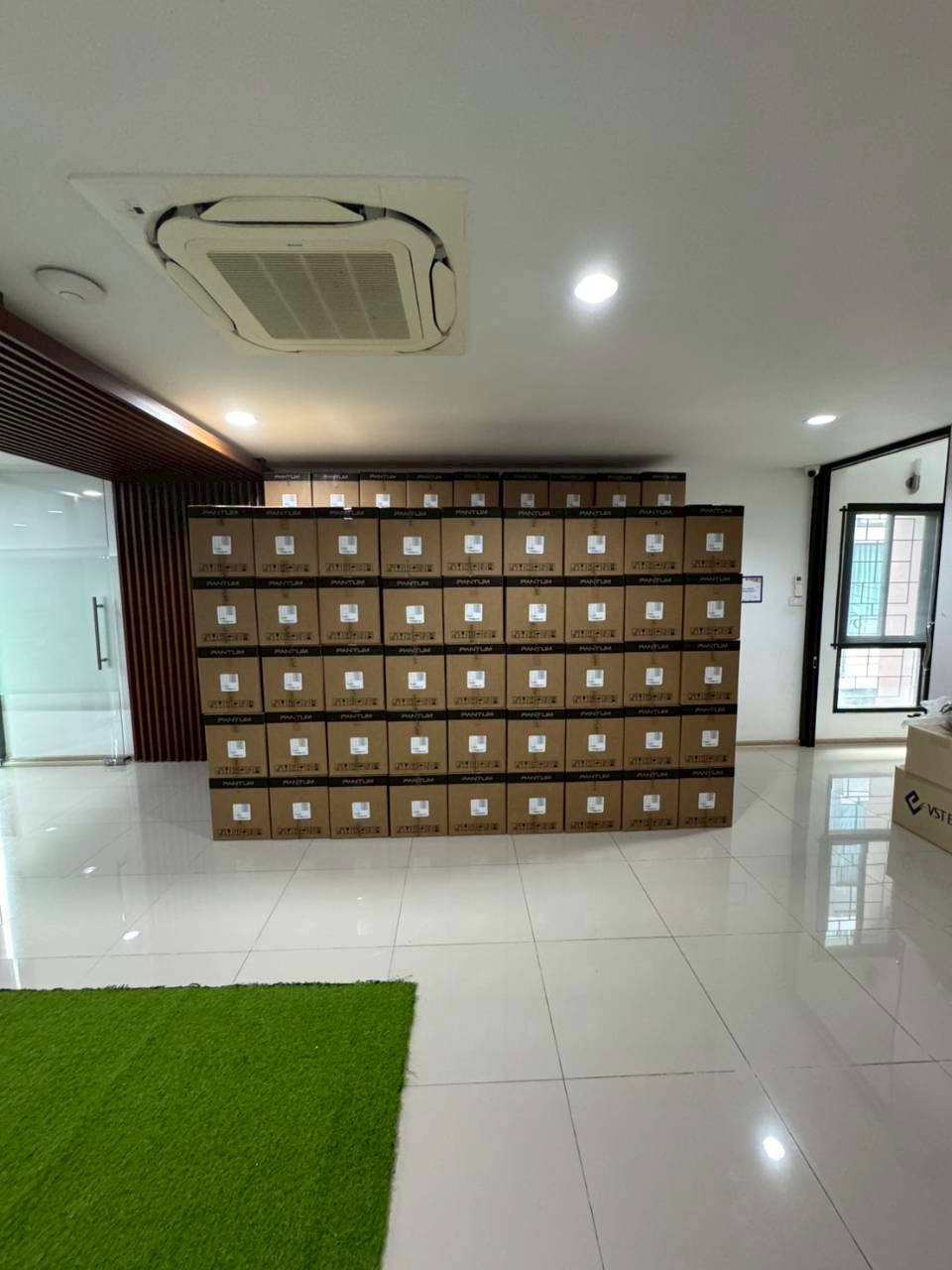 LINE_ALBUM_ส่งมอบหมึกพิมพ์ลูกค้า 2,XXX กล่อง_260203_2